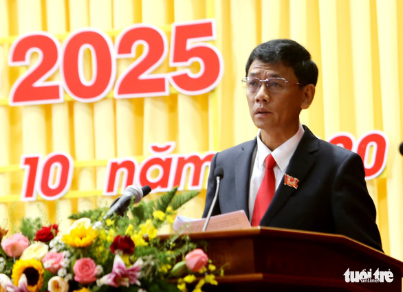 Lam Van Man a été élu secrétaire du Comité du Parti pour Soc Trang pour le mandat 2020-2025. Photo: Tuoitre