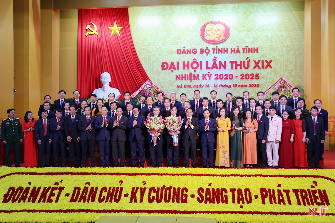 Le nouveau Comité exécutif du Parti de la province de Ha Tinh. Photo: baohatinh