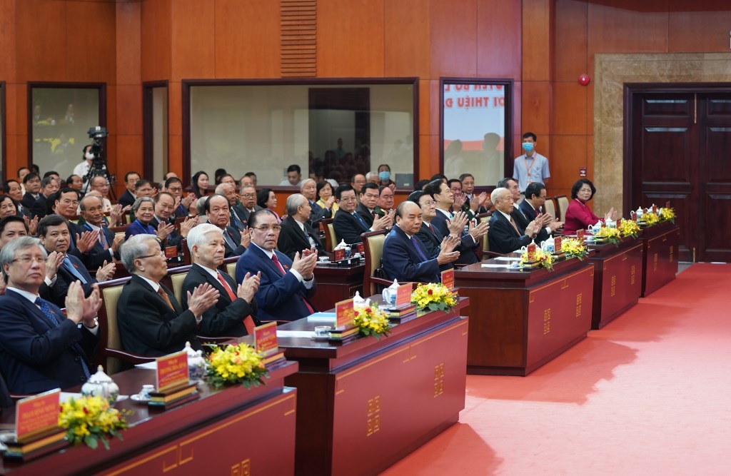 De nombreux dirigeants, anciens dirigeants du Parti, de l’État et des délégués à la cérémonie d’ouverture. Photo : VGP