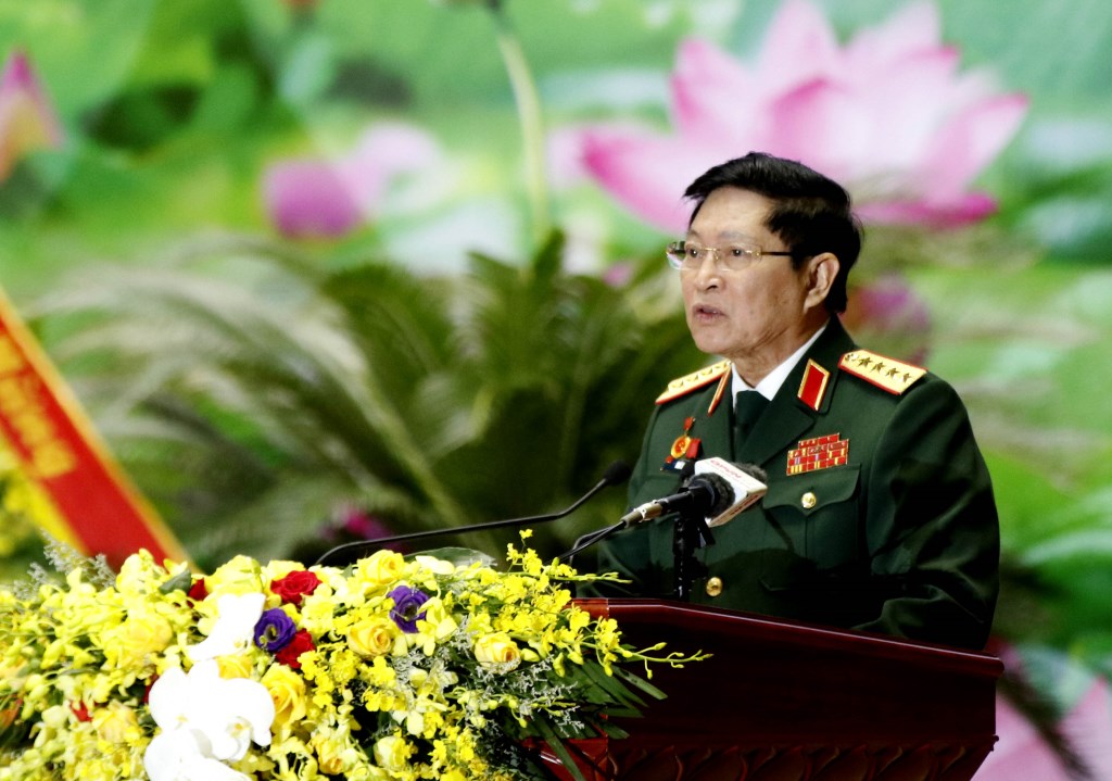 Le général d'armée Ngô Xuân Lich, également membre du Bureau politique et secrétaire adjoint de la Commission militaire centrale prononce un discours d'ouverture du congrès.