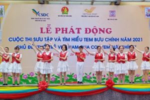 La jeunesse du Vietnam avec les timbres-poste