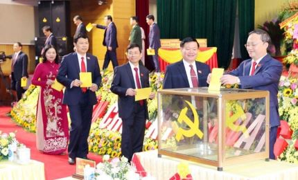 52 membres  élus au nouveau Comité du Parti de Hung Yên