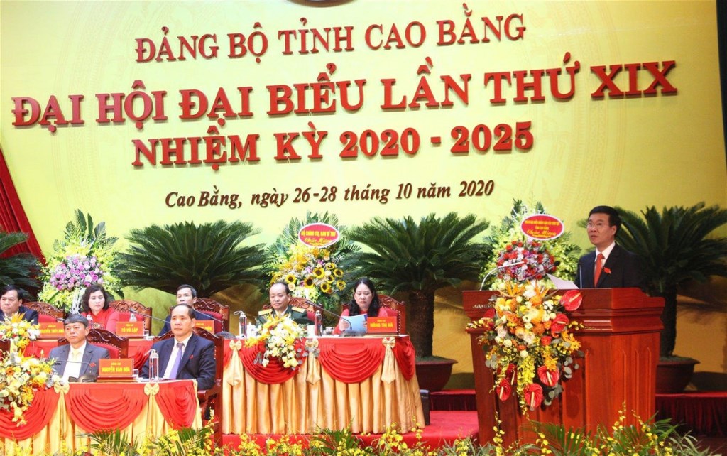 Vo Van Thuong, membre du Politburo, président de la Commission centrale de propagande et d’éducation du Parti prononce un discours au Congrès. Photo: Baotainguyenmoitruong