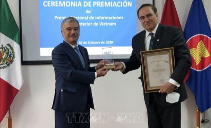 Remise de Prix nationaux de l’information pour l’étranger 2020 à des auteurs mexicains