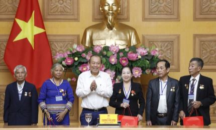 Truong Hoa Binh reçoit les personnes méritantes de Kon Tum