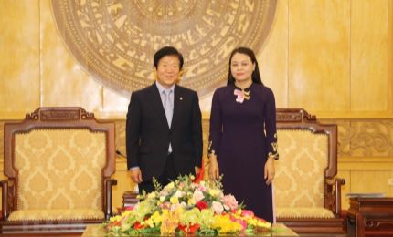 Le président de l’Assemblée nationale sud-coréenne visite Ninh Binh