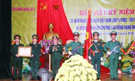 Hai Phong: une école professionnelle militaire décorée de l’Ordre du travail de première classe