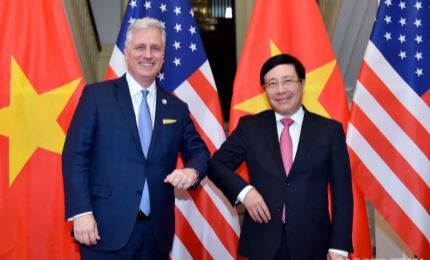 Le vice-PM Pham Binh Minh s'entretient avec le conseiller américain à la Sécurité nationale