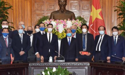 Le PM Nguyen Xuan Phuc reçoit l'ancien vice-Premier ministre allemand