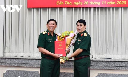 Remise de la décision de nomination de chef d'Etat-major adjoint de l'Armée populaire du Vietnam