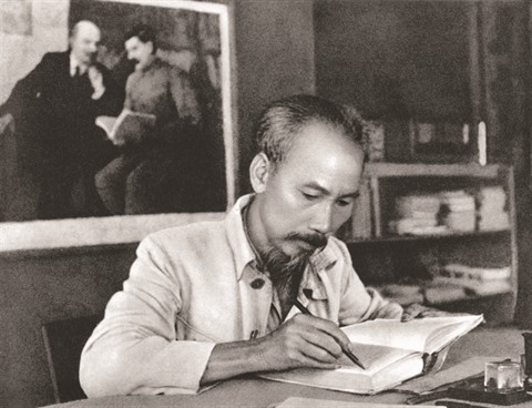 Hô Chi Minh au maquis du Viêt Bac en 1951. Photo : VNA