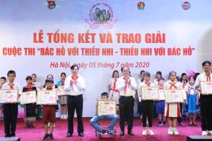 L'Oncle Ho toujours dans le cœur des enfants vietnamiens