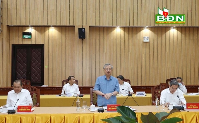 Trân Quôc Vuong, membre du Politburo, permanent du secrétariat du Comité central du Parti communiste du Vietnam, a travaillé le 7 septembre avec des dirigeants de l'organisation du Parti pour la province de Dak Nong. Photo: baodaknong