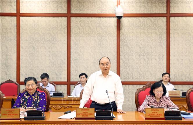 Nguyen Xuan Phuc, membre du Politburo et Premier ministre, travaille avec le Comité du Parti de la ville de Da Nang. Photo: VGP