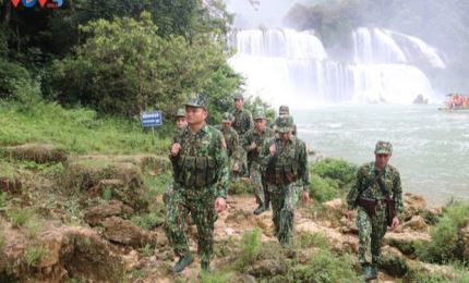 Les gardes-frontières de Dàm Thuy accompagnent les minorités ethniques locales