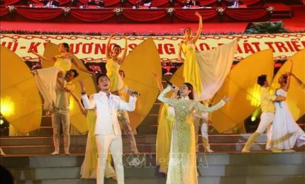 Ho Chi Minh-Ville: programme artistique célébrant le 13e Congrès national du Parti