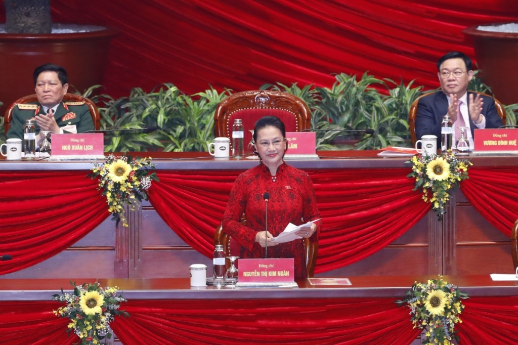 La présidente de l'Assemblée nationale, Nguyen Thi Kim Ngan, a présidé la cérémonie de clôture du 13e Congrès du Parti.  Photo: VOV