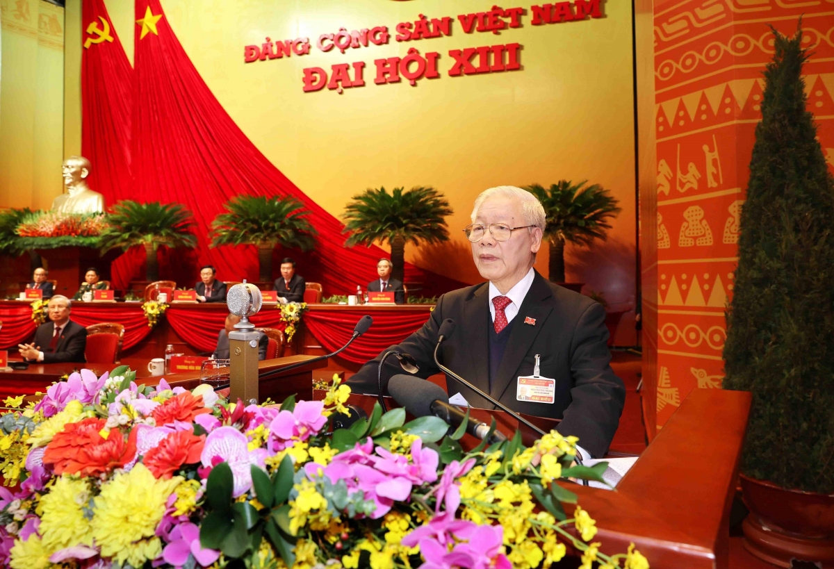 Le secrétaire général Nguyên Phu Trong prononce le discours de clôture du XIIIe Congrès national du PCV. Photo : VNA/CVN