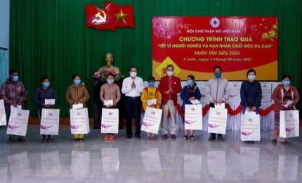 Têt traditionnel: Le chef de la Commission centrale des affaires intérieures du Parti  se rend à Thua Thien-Hue