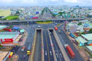 Transport: 96.000 milliards de dongs d'investissement pour les 15 projets clés à Ho Chi Minh-Ville