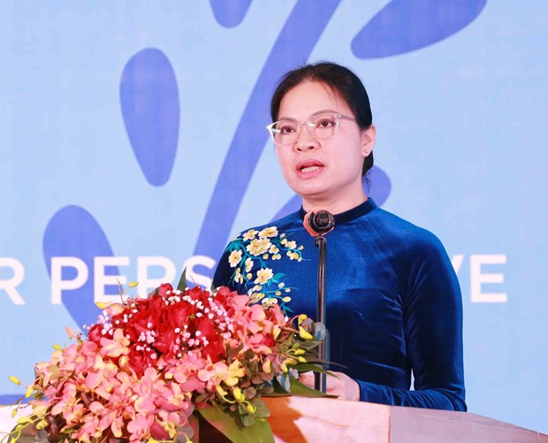 Ha Thi Nga, présidente de l'Union des femmes vietnamiennes, s'exprime lors du forum. Photo : VNA