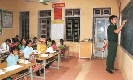 Des cours d’alphabétisation spéciaux dans la région montagneuse de Muong Lan