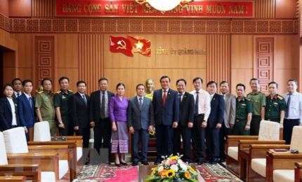 Promotion des échanges commerciaux entre des localités vietnamiennes et lao