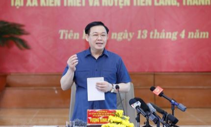Le président de l’AN inspecte les préparatifs des élections à Tien Lang (Hai Phong)