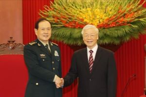 Le secrétaire général du Parti Nguyen Phu Trong reçoit le ministre chinois de la Défense