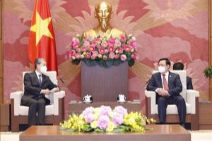 Le président de l’Assemblée nationale reçoit l’ambassadeur de Chine