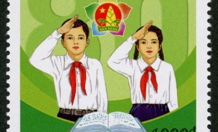 Emission d’une collection de timbres sur les jeunes pionniers de Ho Chi Minh