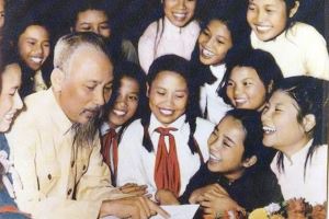 Pour continuer de suivre la pensée, la moralité et le style du Président Hô Chi Minh