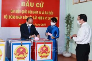 15es législatives: le président Nguyên Xuân Phuc aux urnes à Hô Chi Minh-Ville