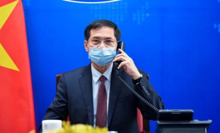 Vietnam-Allemagne: Conversation téléphonique entre les ministres des Affaires étrangères