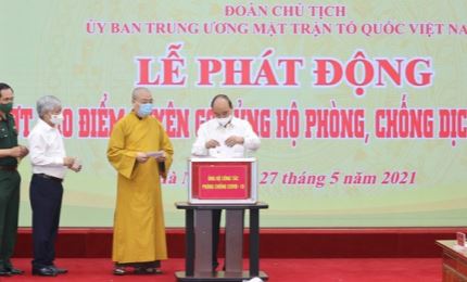 Le président Nguyên Xuân Phuc appelle à la force de la nation dans la lutte anti-COVID-19