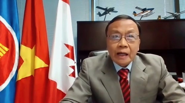 Le consul général du Vietnam à Vancouver Nguyen Quang Trung prend la parole. Photo: VNA