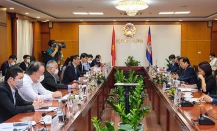 Le Vietnam et le Cambodge promeuvent leurs relations commerciales