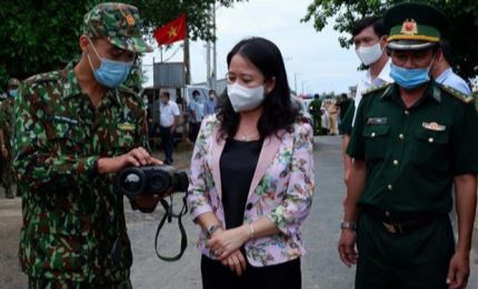 La vice-présidente rend visite aux forces anticoronavirus à An Giang